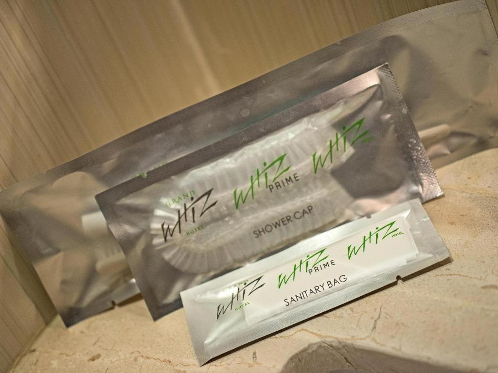 Whiz Prime Hotel Darmo Harapan Surabaia Exterior foto